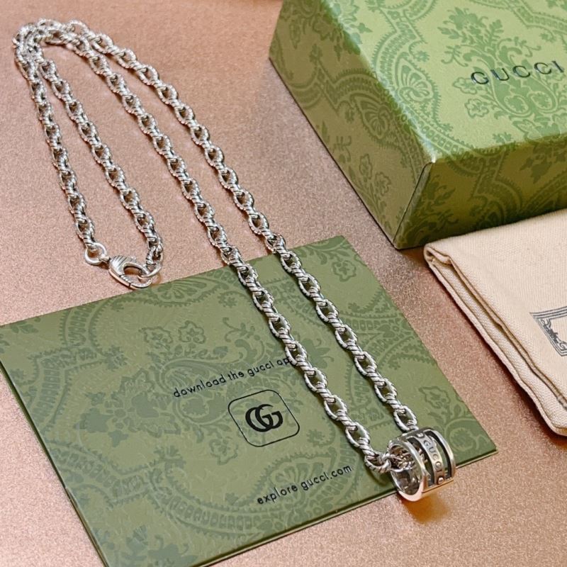 G*u*i necklaces